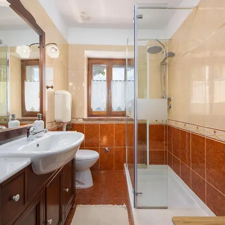 For 7 People In Istria With Jacuzzi & Sauna