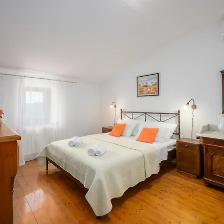 For 7 People In Istria With Jacuzzi & Sauna * Zamask
