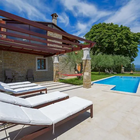 For 7 People Near Motovun With Jacuzzi & Sauna *