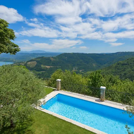 For 7 People In Istria With Jacuzzi & Sauna Villa Zamask