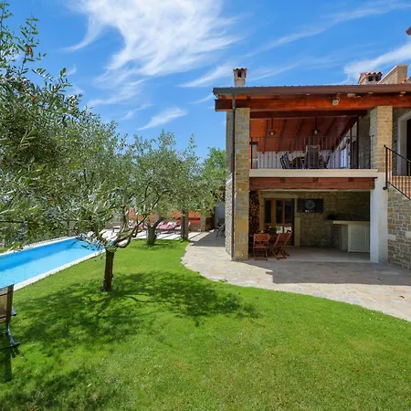 Villa For 7 People Near Motovun With Jacuzzi & Sauna Zamask