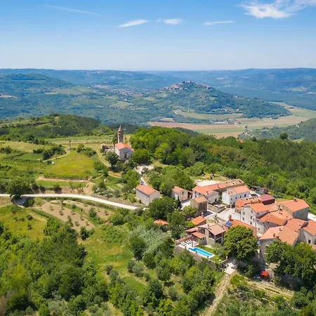 For 7 People Near Motovun With Jacuzzi & Sauna *