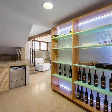 For 7 People Near Motovun With Jacuzzi & Sauna Zamask