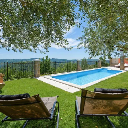 For 7 People Near Motovun With Jacuzzi & Sauna Villa