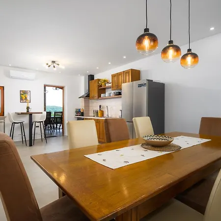For 7 People Near Motovun With Jacuzzi & Sauna * Zamask