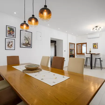For 7 People Near Motovun With Jacuzzi & Sauna Villa
