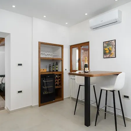 For 7 People Near Motovun With Jacuzzi & Sauna Villa *